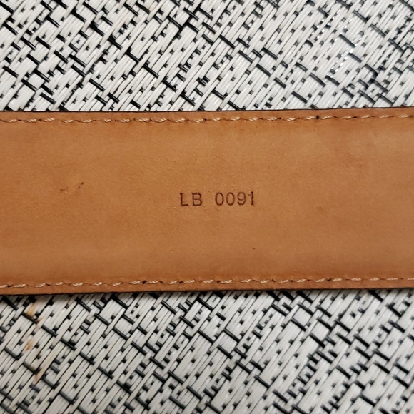 Louis Vuitton Classic Leather Belt - Picture 9 of 10
